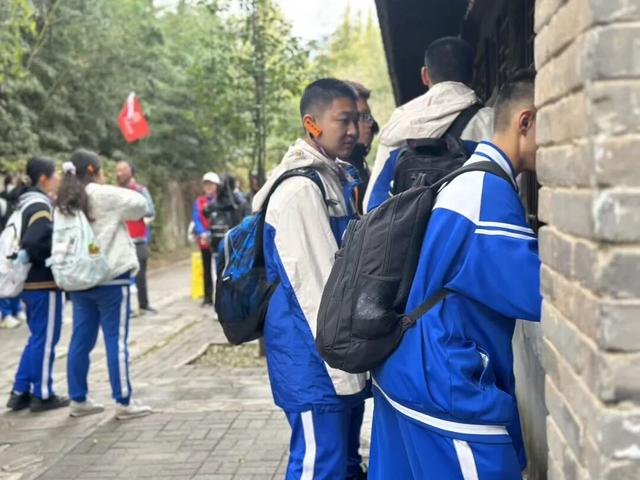 北京交大附中分校《红楼梦》主题实践活动纪实