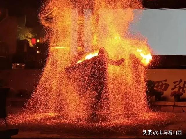 有雨？别急！山西介休 张壁古堡照样带你邂逅山河红韵！
