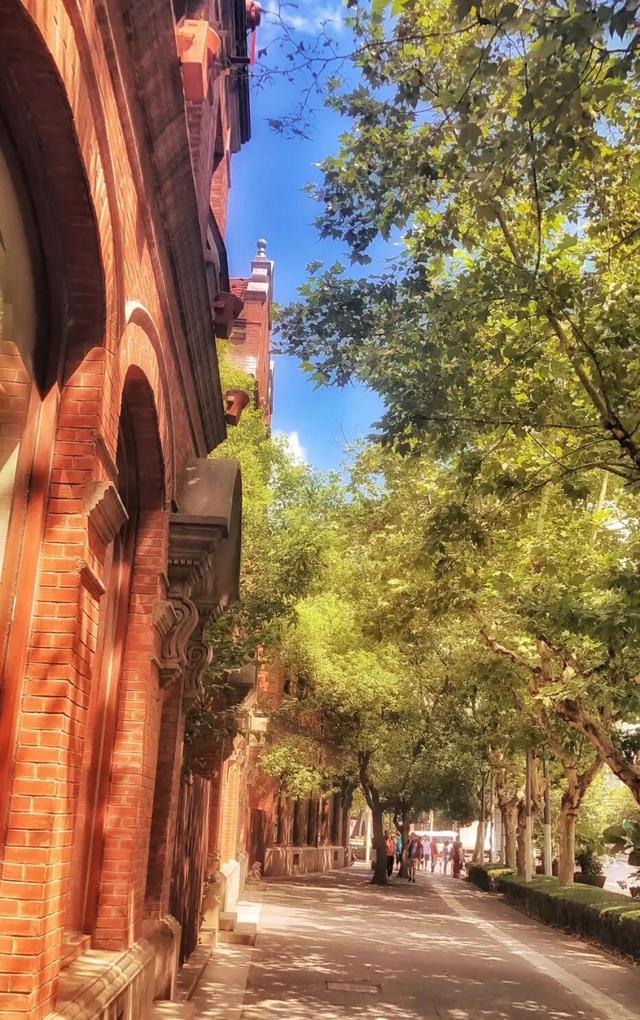 叮！你有一份上海秋日漫步地图待解锁→