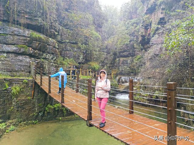 南太行D5万仙山景区郭亮村挂壁公路