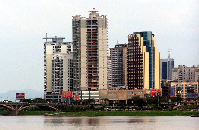 广东“巨无霸”地级市，面积比广州、湛江都大，人口不到深圳13