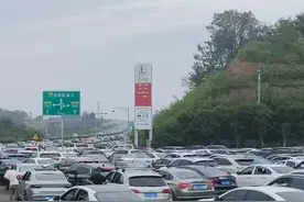 高速服务区如何盈利？多数人只上厕所或接热水。但有4点你想不到图片