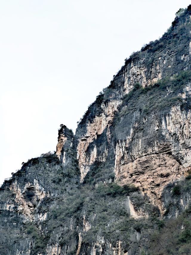 游重庆巫山小三峡：碧水与红叶相映成趣，“天下绝景”是形容词么