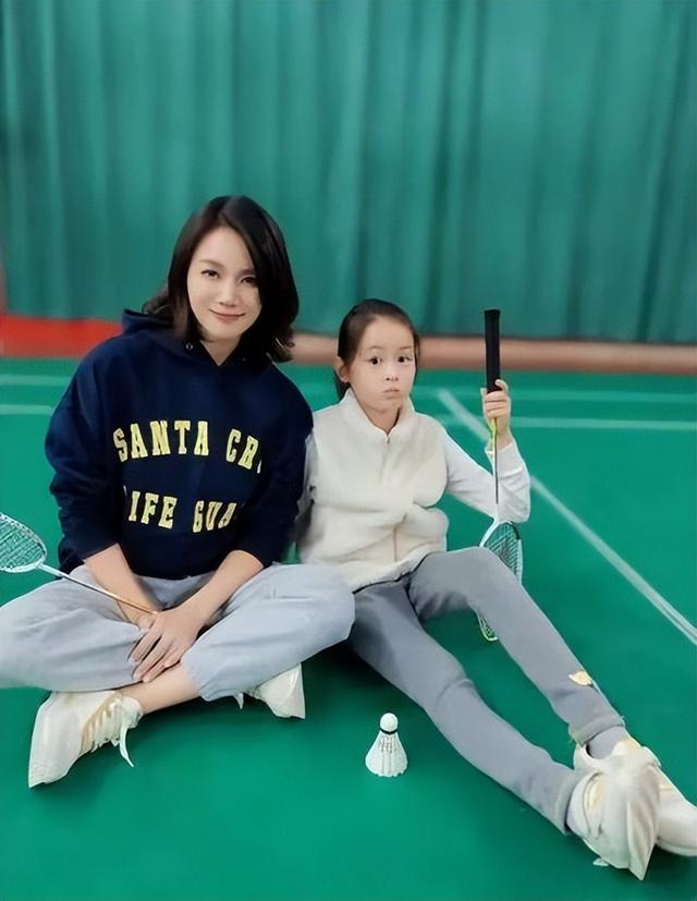 陈思诚爱惨了她	，王凯迷恋着她，41岁成单亲妈妈的她活成了大赢家