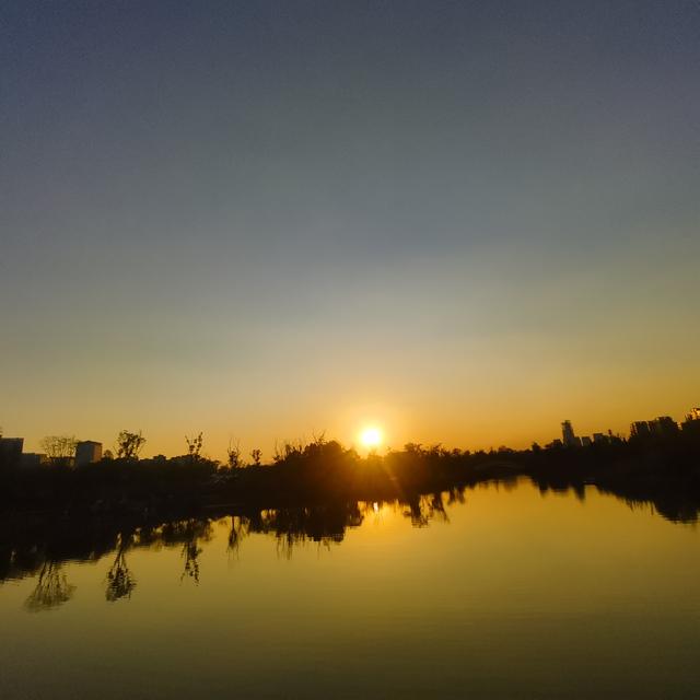 手机被1.4万张照片撑爆，我才明白这个道理