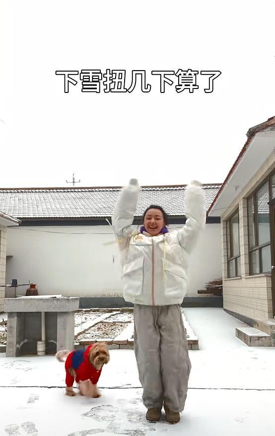 卜冠今一个人住北京小平房，院子里有菜地，31岁未婚开17万的车子