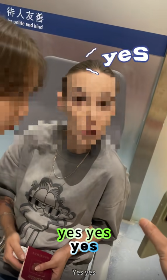 老外带火机坐飞机后续，当事人直播发声，3大疑点全解开