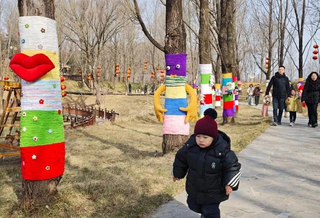 火爆出圈！文池景区童趣树偶成新春打卡爆款