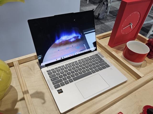 全球首款带NPU的 Chromebook 体验来了！AI让打工人更聪明地摸鱼