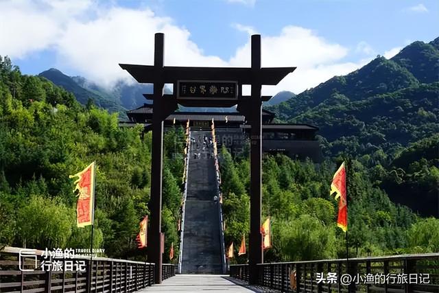 西安自驾2.5H，陕南这座“神仙小城”藏不住了！游山玩水逛古镇