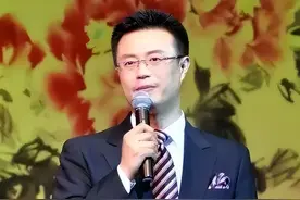 世上男人千千万，白燕升这样的最罕见，用爱为瘫痪妻子创造奇迹图片