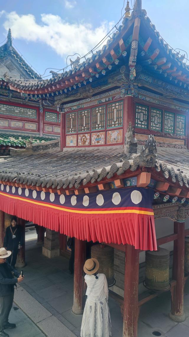 藏传佛教格鲁派四大寺院之一，西宁塔尔寺，碰巧免费进去了