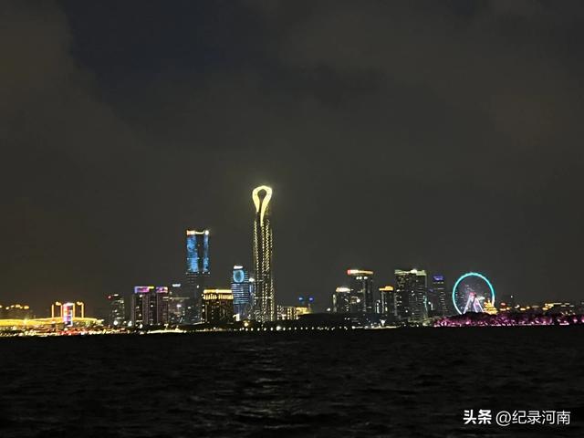 荣成分南北两条线，北线就是网红景点，布鲁维斯啥的都在一起