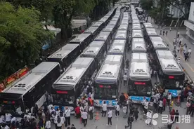 60辆苏州金龙纯电公交上线印尼棉兰市图片