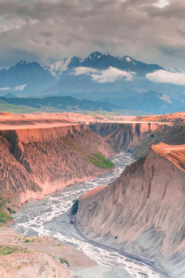 国内自驾游最经典的27条路线，适合退休人士，争取一年走2条！