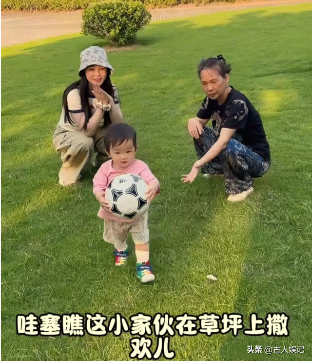 赖昌星妻子曾明娜现状，独居3000平老宅，做饭弄花草活成人生赢家