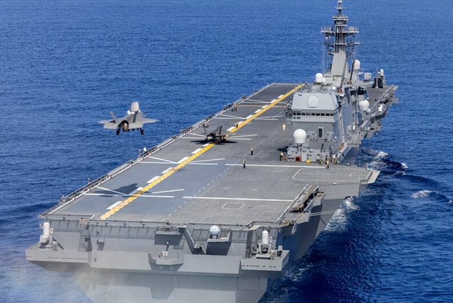 一声不吭造7艘准航母，美国才发现，真正对手已成闷声干大事的它
