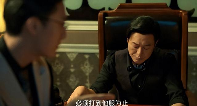 2015年四川刘汉被判死刑，押到火葬场抬进执行车，离开时神情恍惚
