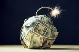34万亿美债将暴雷？在中国碰壁的美国，把收割铡刀挥向印度图片
