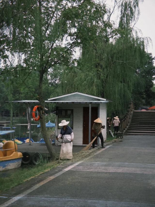 在成都西北郊区，这个渐渐淡出视野的最美乡村，还值得一去吗？