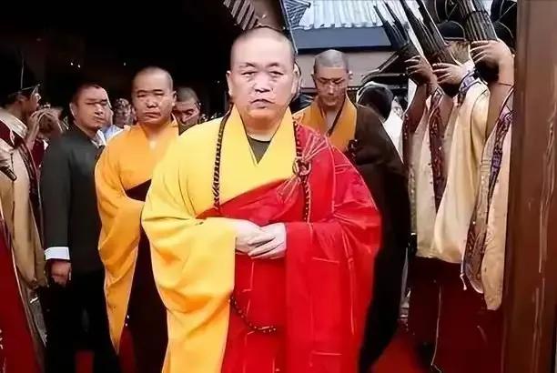 释永信被抓后，老乡才敢说实话，当年他想买下整个村，一户给3万