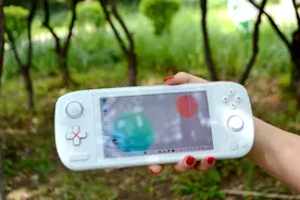 几乎没短板！搭载8840U和5.5寸小屏，这才是一台像样的旗舰掌机图片