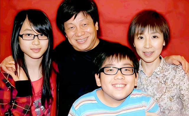 梁小龙被曝离世2天，私生活被扒底朝天	，原来他和杨少华处境一样