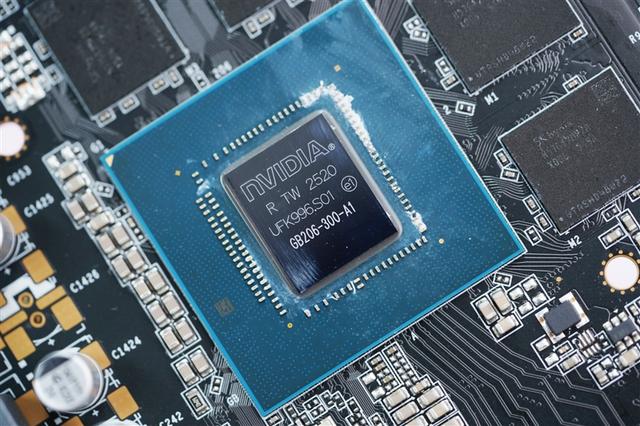 铭瑄RTX 5060 Ti iCraft OC 8GB评测：主流玩家的电竞之心 8GB性价比高