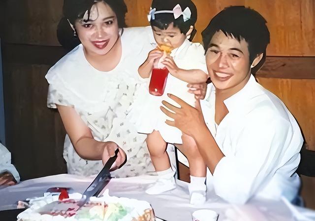李连杰做梦也没想到，花几千万培养的女儿，竟给美国前妻做了嫁衣