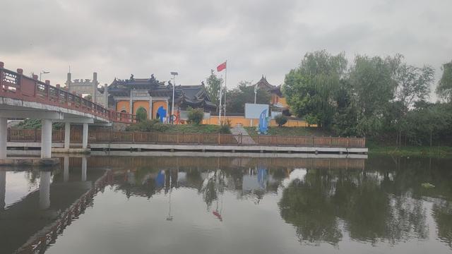 国庆自驾，可能是浪漫的冒险，也可能是“人在囧途”的真实演绎。