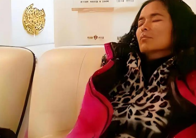 钱再多有什么用！62岁亚洲天后韦唯的现状，给老夫少妻提了个醒