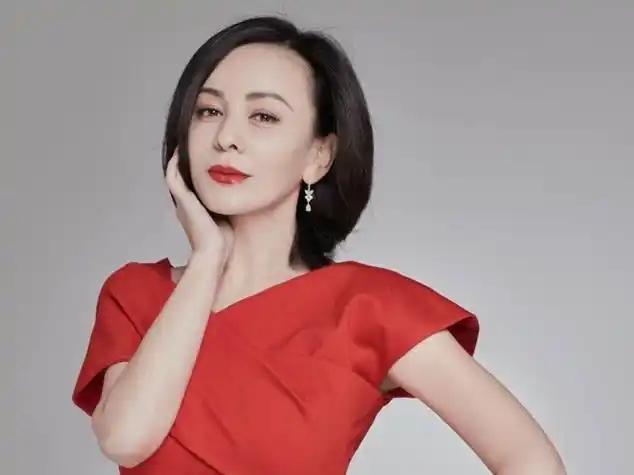 适合演“贵妇”的4位女星，个个天生富贵相，演不了穷人