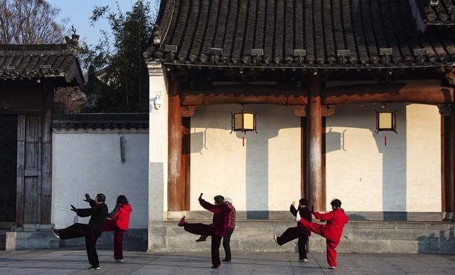 练拳脚下总飘？“虚步”3个实招	，练出轻而有根的灵劲