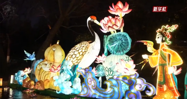 跟着新华社镜头，沉浸式打卡天下第一泉迎春花灯会！