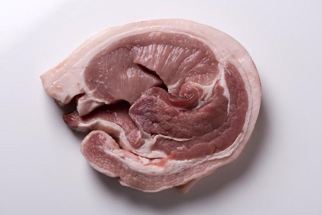 解析：猪肉比西红柿便宜的经济动向