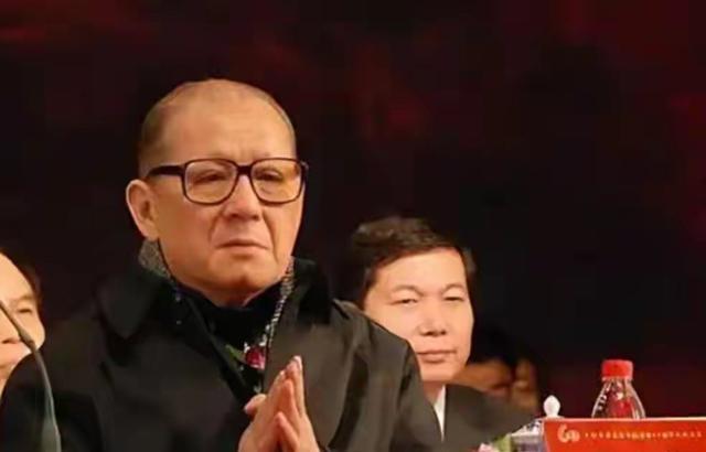 他曾担任3个直辖市市委书记，40岁官至副国级，43岁粉碎重大阴谋