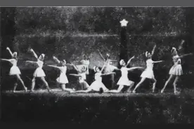 新中国第一部大型舞剧《和平鸽》图片