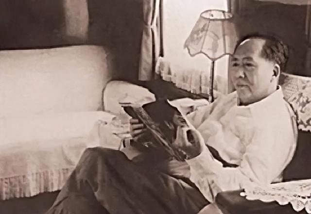 汪东兴保护毛主席30年，晚年懊悔：当年瞎了眼，让主席用这人