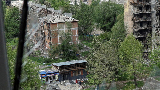 浓雾致乌军无人机全盲！俄军骑摩托冲进城区，乌补给线仅剩九英里