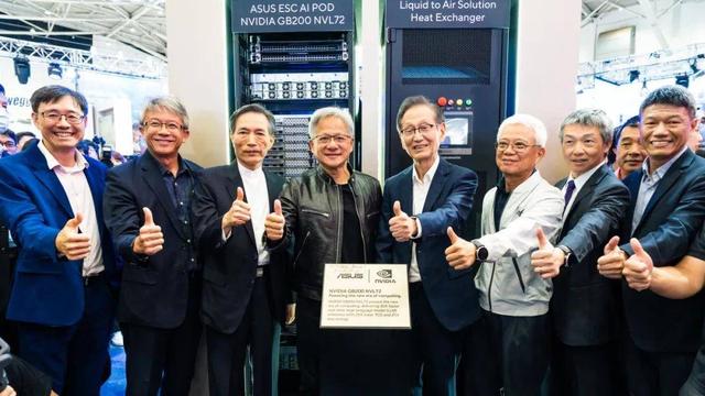 AI引爆存储芯片争夺战，服务器需求暴增8倍！价格翻了20倍
