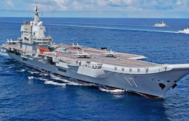 世界最强航母俱乐部添新成员！中国004航母将亮相，排量超10万吨