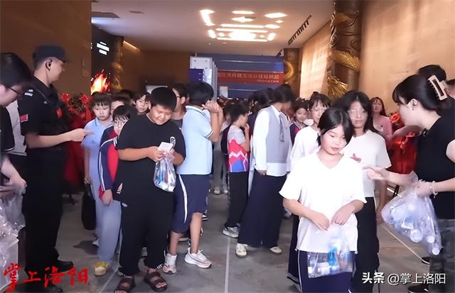 千名山区儿童免费观看《河图洛书》 传承华夏文化根脉