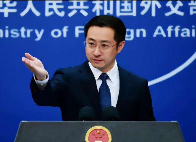 中日2200个航班被叫停，高市早苗做梦没想到，中国竟然还留了一手