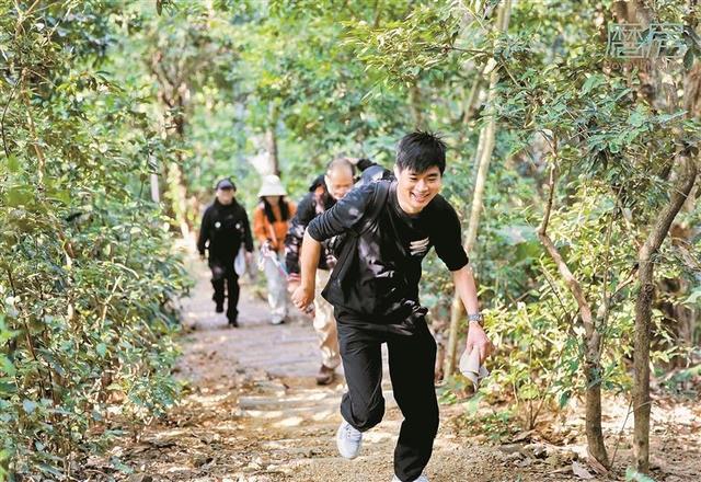 千名行者漫步科学城