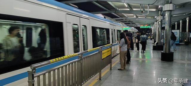 续游武汉江汉路步行街