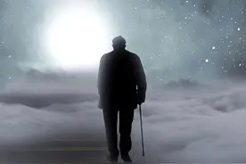 到了七八十岁，能依靠的不是钱和子女，记住这2点越老越有福图片