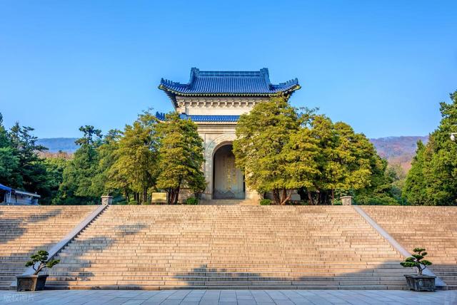 南京最值得去的10个免费景点推荐，不花一分钱玩转金陵城！快码住