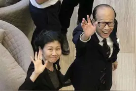 相伴30余年，李嘉诚仍不敢将周凯旋娶进门，背后原因没有那么简单图片