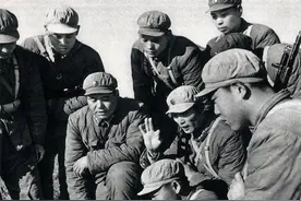 60年代解放军有多强？最强单兵王+脑洞战术三三制=轻步兵巅峰图片