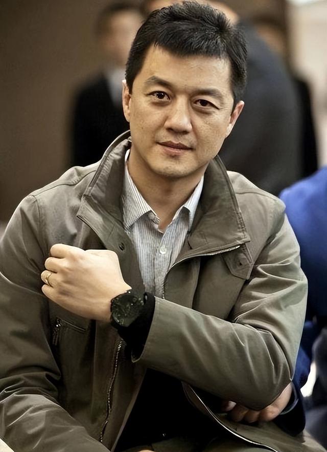 李亚鹏官宣离婚不到24小时，令人恶心的一幕发生了，汪峰也遭殃